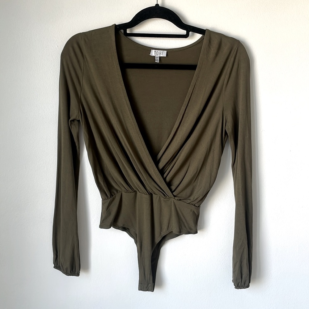 TOBI Deep V-Neck Long Sleeve Bodysuit in Olive Green - Size: S